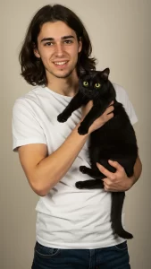 خلفيات شباب مع قطط سوداء